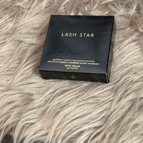 Lash Star Eyeshadow- Grays - Picture 3 of 3